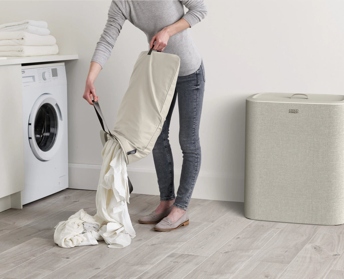 Tota Trio 90L Wäschekorb ecru in Beige präsentiert im Onlineshop von KAQTU Design AG. Wäschekorb ist von Joseph Joseph