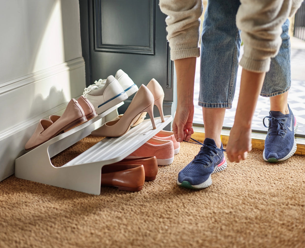Shoe-In Schuhgestell gross ecru in Beige präsentiert im Onlineshop von KAQTU Design AG. Schuhregal ist von Joseph Joseph