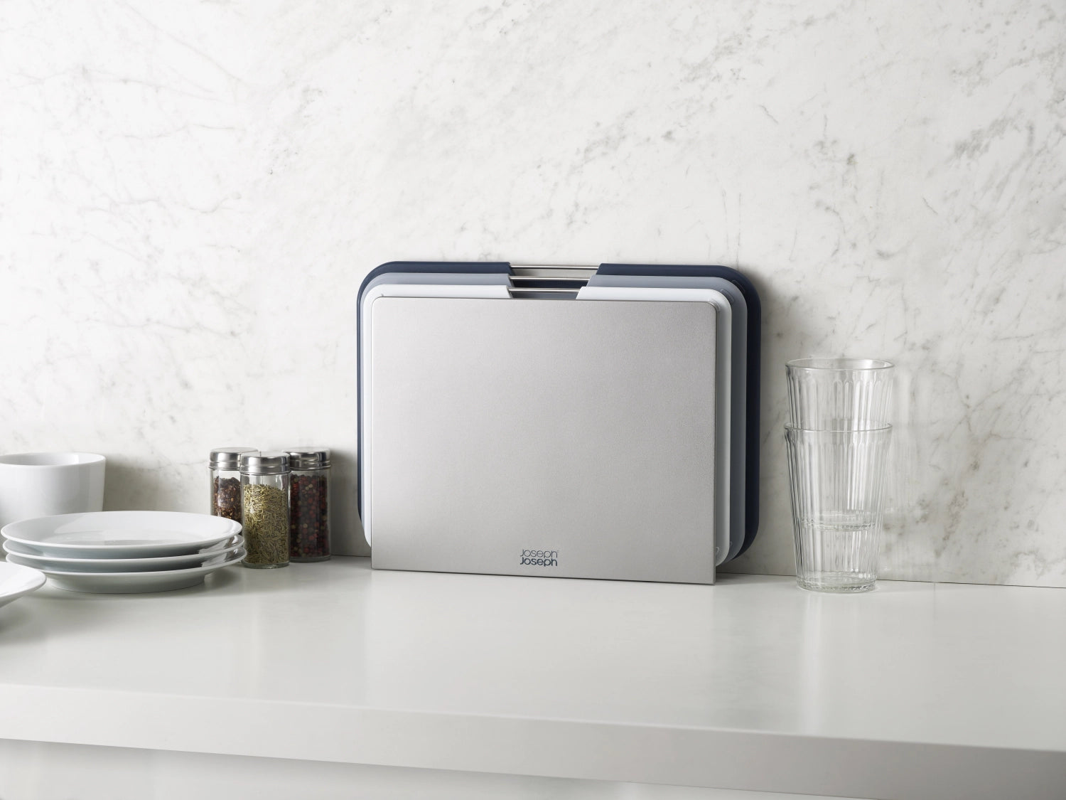 NEST GRY DES COURTS, 26x35.5x7.2 cm