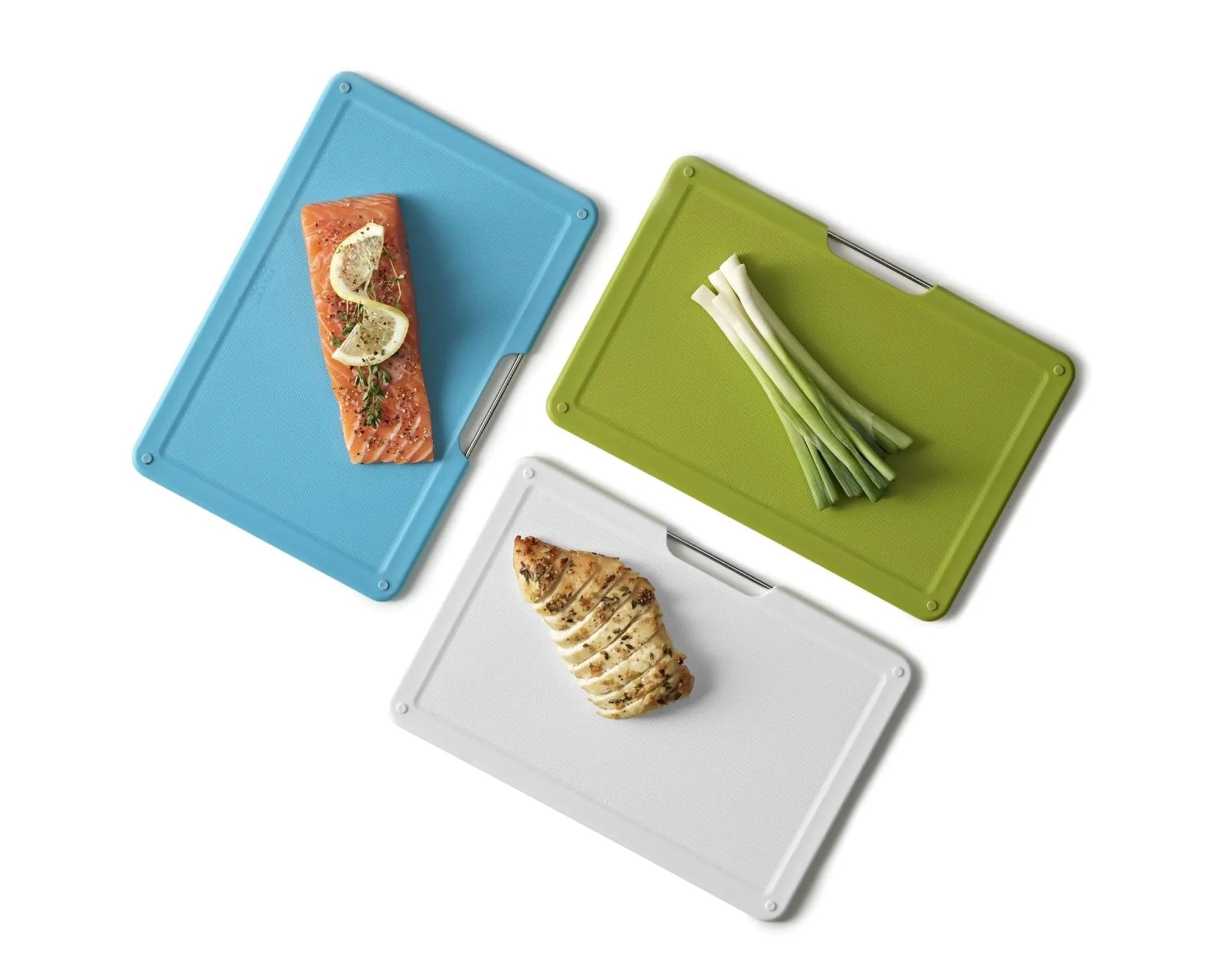 Kompaktes 3-teiliges Schneidebrett-Set von Joseph Joseph für Regale.