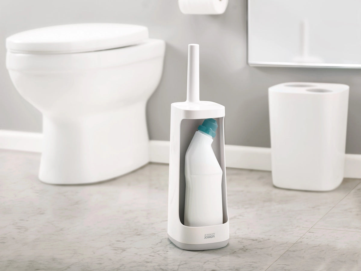 Flex Plus Toilettenbürste m. Fach weiss grau, 11.4x13.6x45 in Weiss präsentiert im Onlineshop von KAQTU Design AG. Toilettenartikel ist von Joseph Joseph