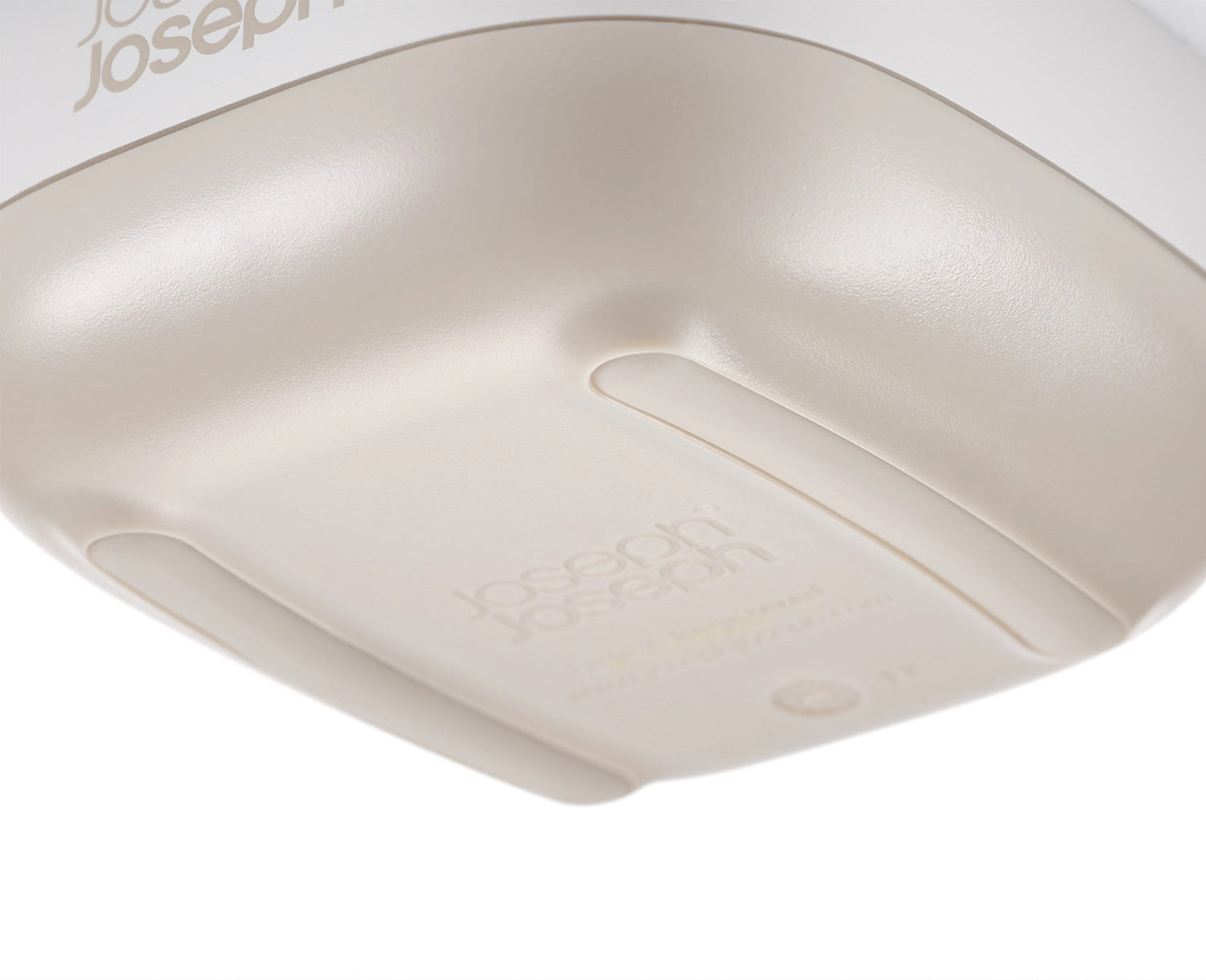 Elegante Seifenschale Slim Compact in Ecru von Joseph Joseph, ideal für kleine Räume, modernes und platzsparendes Design.