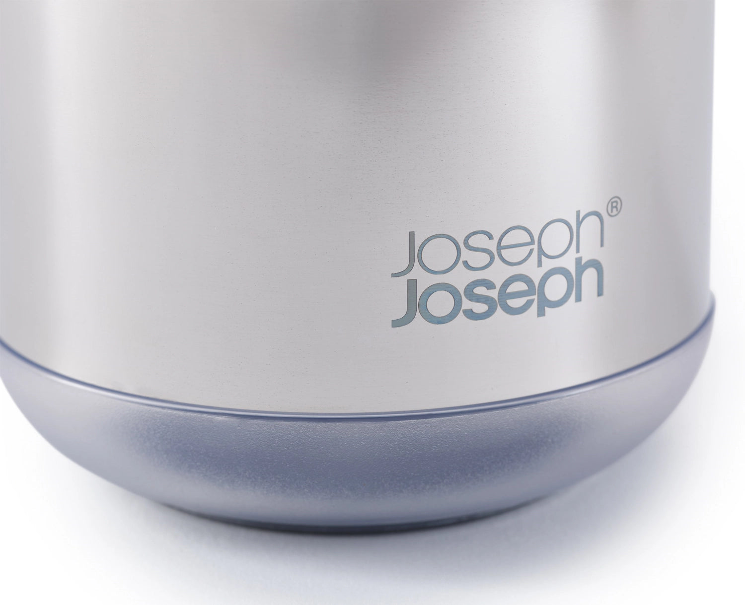 Eleganter Seifenspender aus Edelstahl von Joseph Joseph, ideal für zeitgemäße Badezimmer und Küchen, kombiniert Funktionalität mit modernem Design.