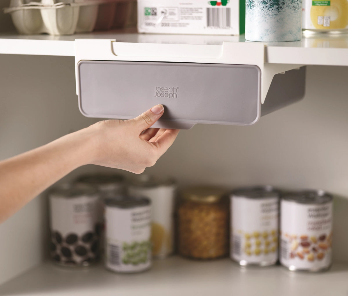 CupboardStore, unter Tablar Schublade in Silber präsentiert im Onlineshop von KAQTU Design AG. Aufbewahrungsbehälter ist von Joseph Joseph