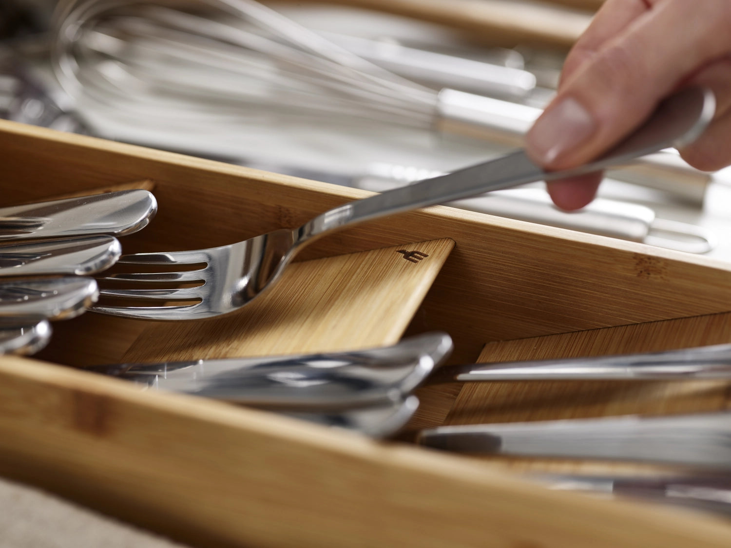 DrawerStore Compact cutlery tray made of bamboo
