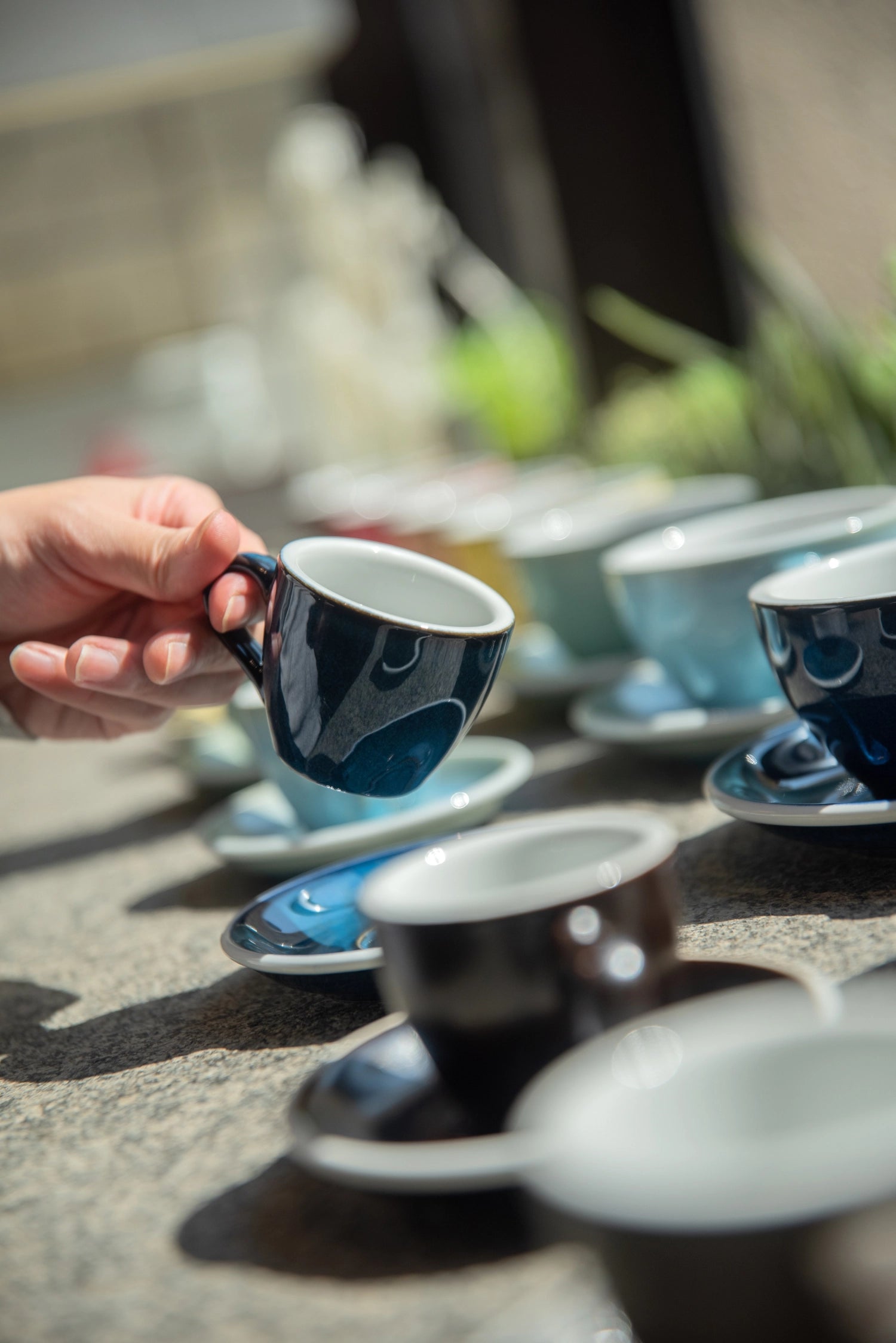 Egg Espresso Tasse 80ml in Nachthimmel präsentiert im Onlineshop von KAQTU Design AG. Espressotassen ist von Loveramics