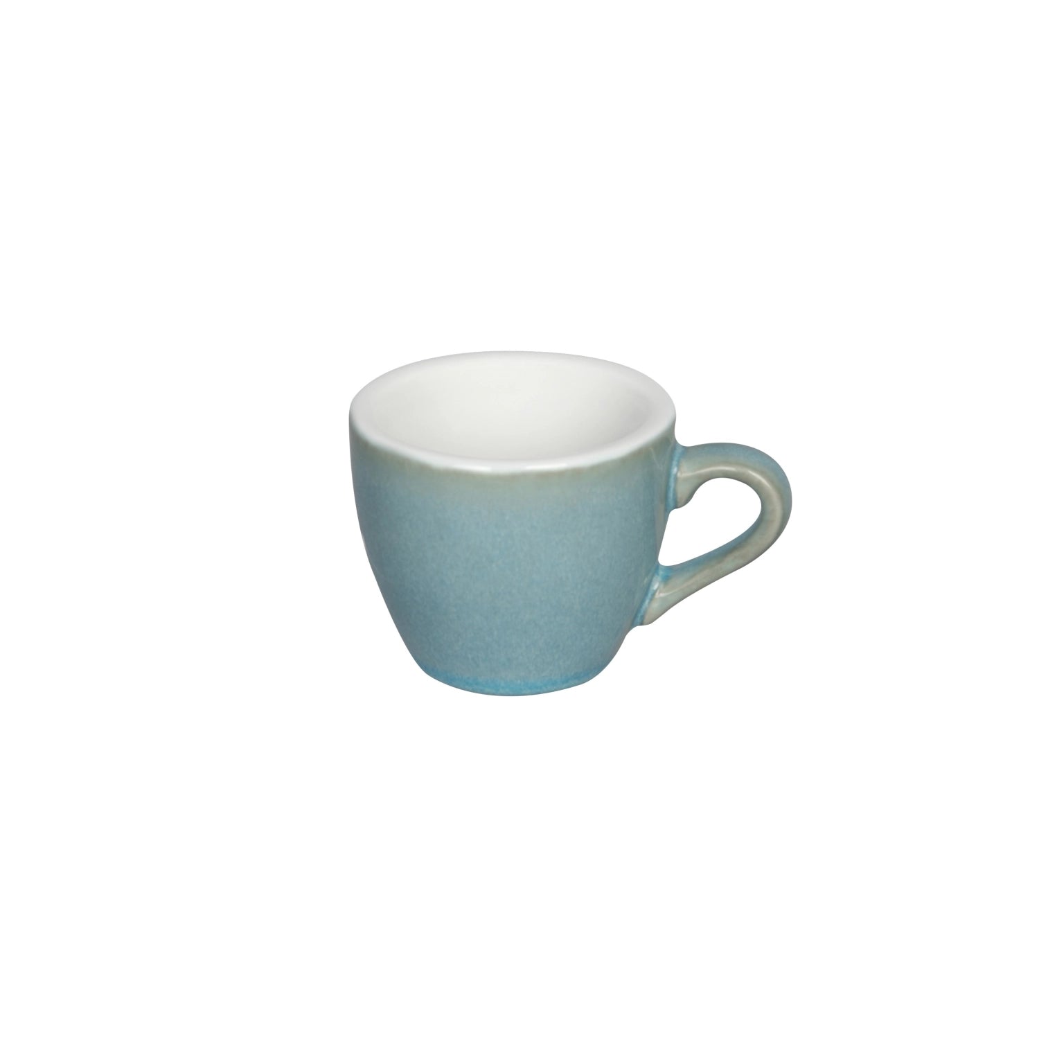 Weiße Espresso-Tasse in Eiform mit glatter, minimalistischer Oberfläche auf hellem Hintergrund.