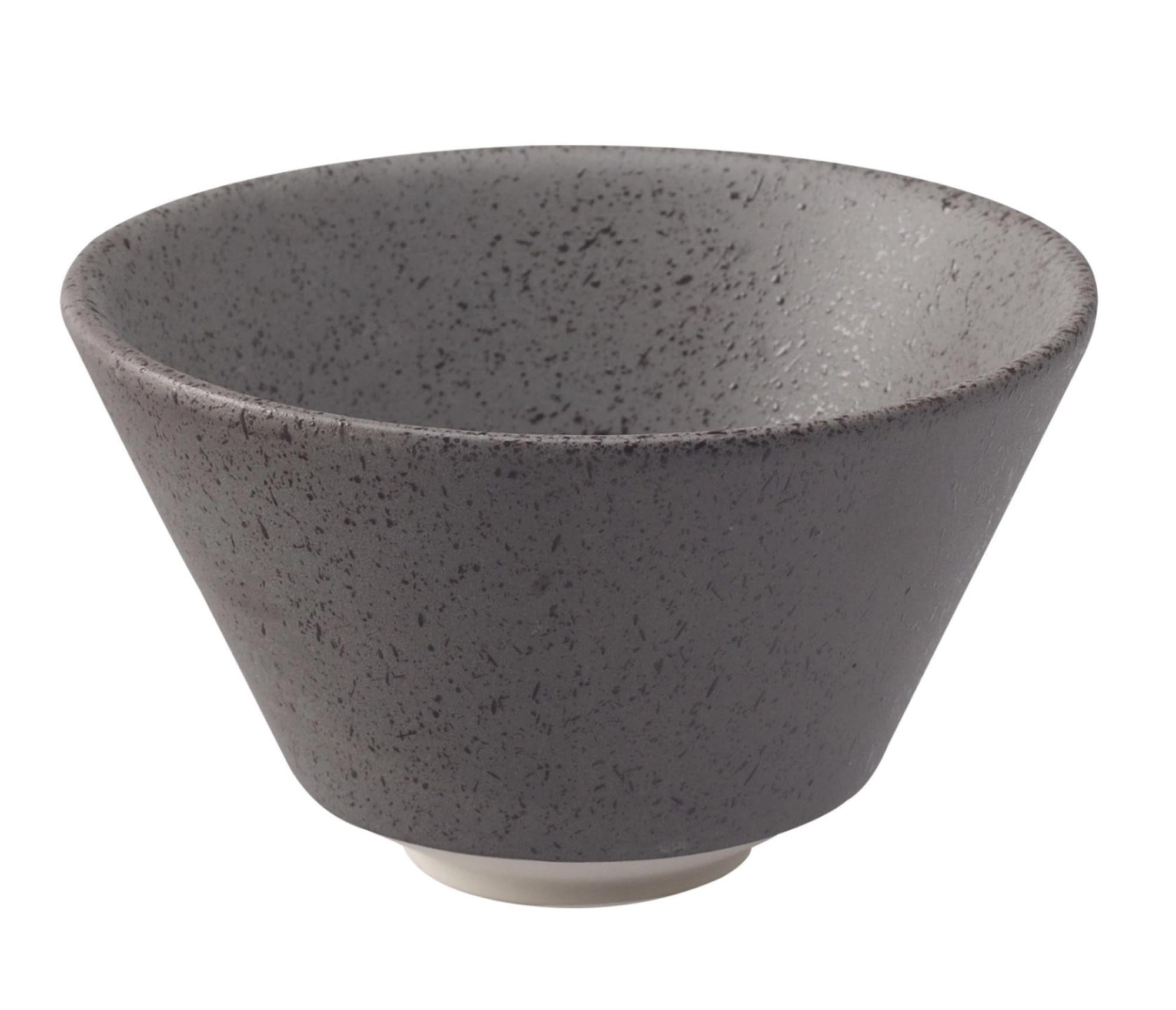 Die handgefertigte Stone Reisschüssel von Loveramics vereint rustikale Eleganz und natürliche Schönheit.
