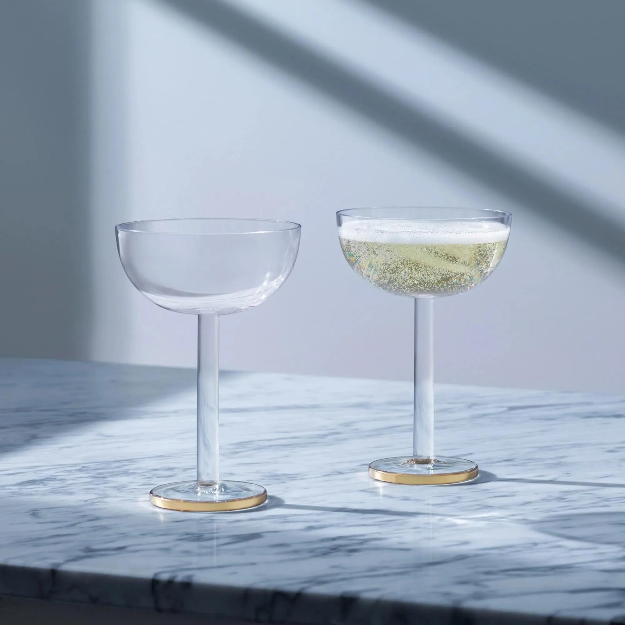 Elegantes 2er Set LSA Luca Coupe Gläser, 200ml, für feine Genüsse.