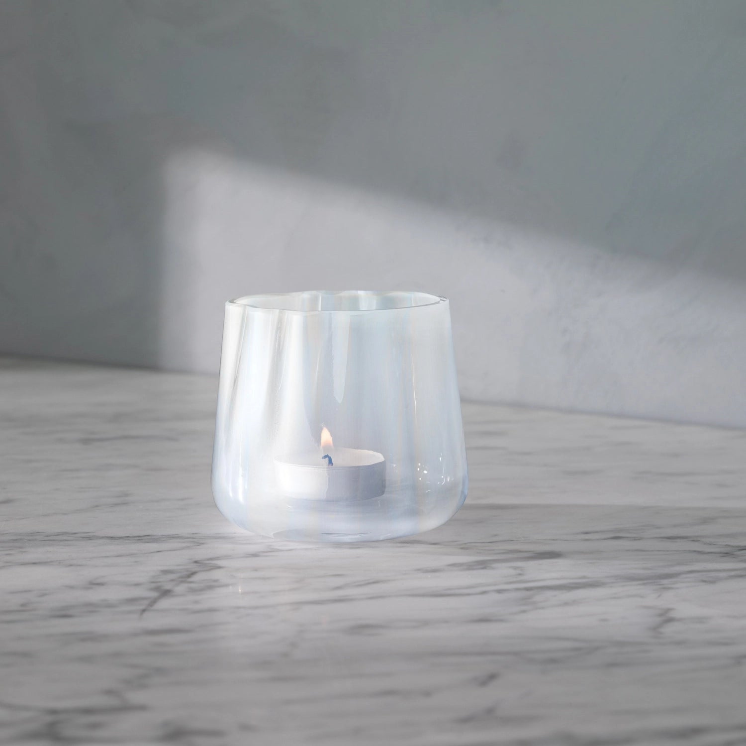 Lagoon Teelichthalter/Vase H8cm - opaline - KAQTU Design