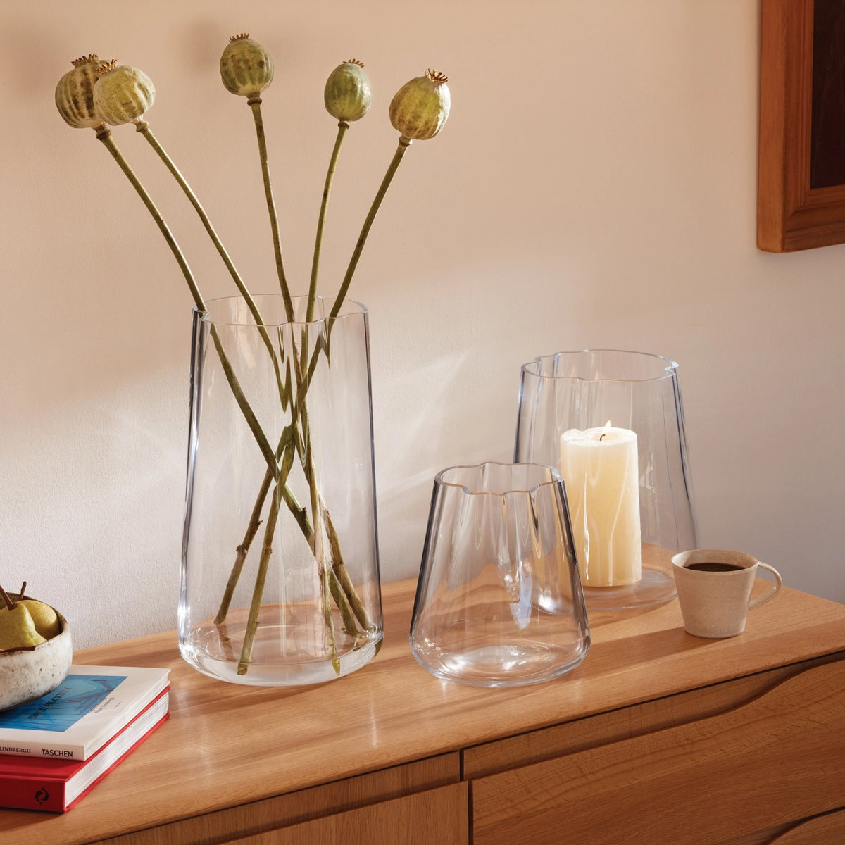 Lagoon Vase/Laterne H24cm klar in Transparent präsentiert im Onlineshop von KAQTU Design AG. Vase ist von LSA