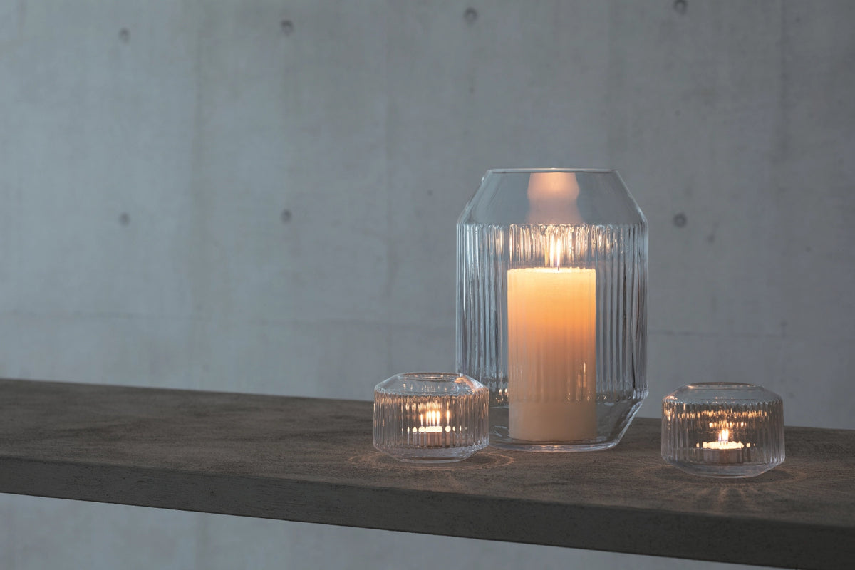 Rotunda Sturmlicht Vase H26cm Klar in Transparent präsentiert im Onlineshop von KAQTU Design AG. Vase ist von LSA