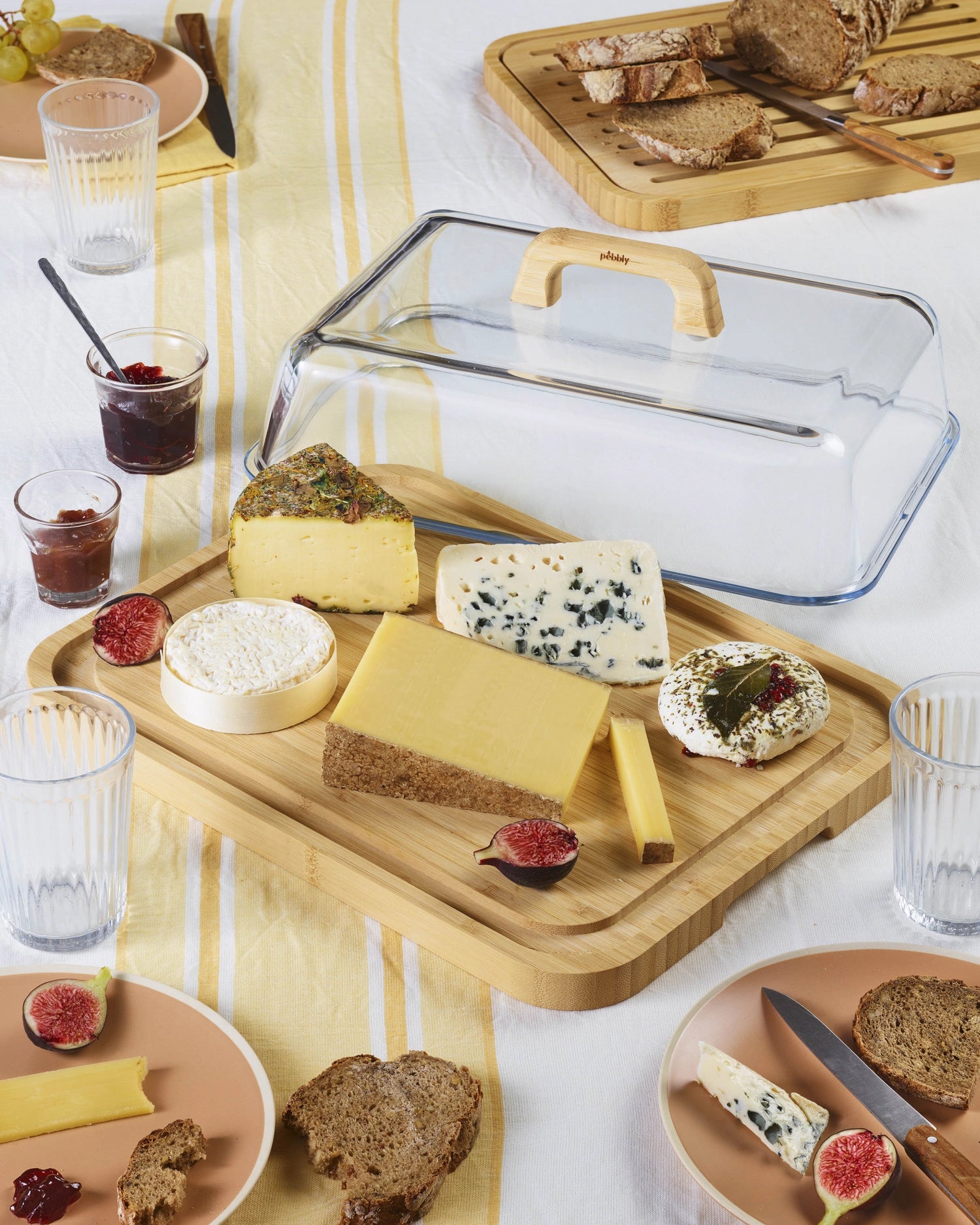 Pebbly Käsebox mit Glasdeckel inkl. Bambus-Brett 34x25x9.5cm