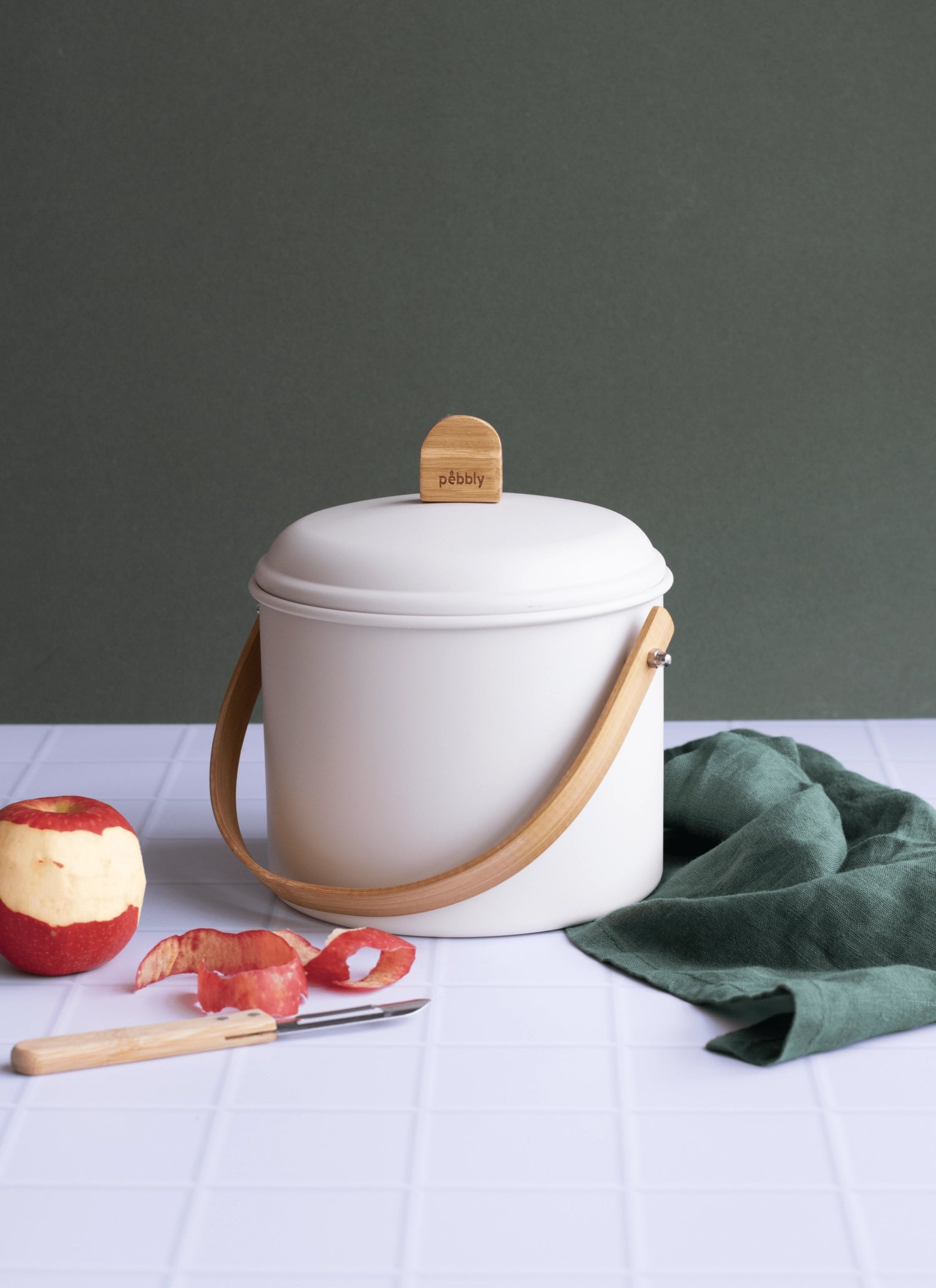 Pebbly Bac à compost 3,5l en métal et bambou avec filtre à charbon