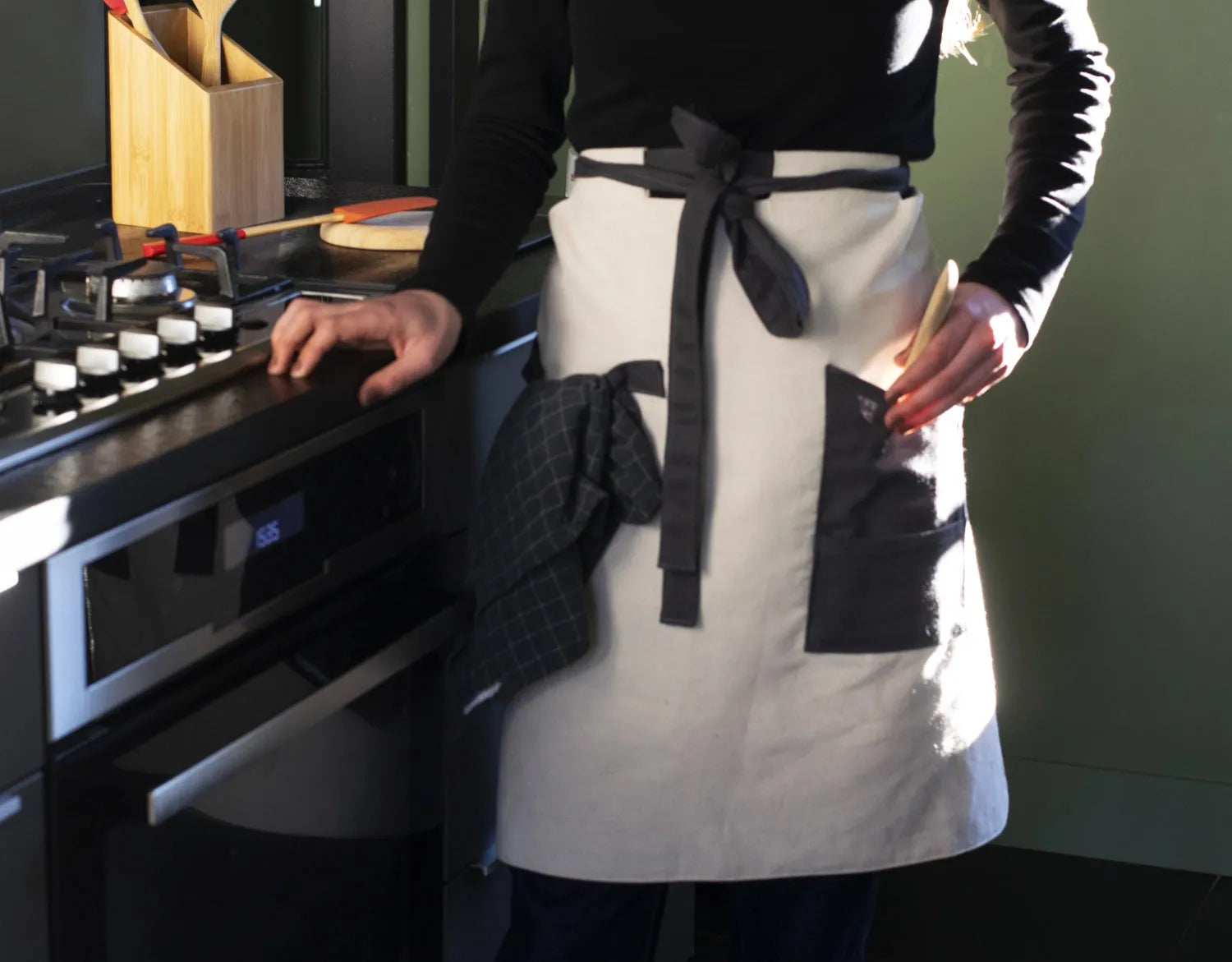 Elegante Pebbly Schürze aus Baumwolle, 75x55cm, für stilvolles Kochen.
