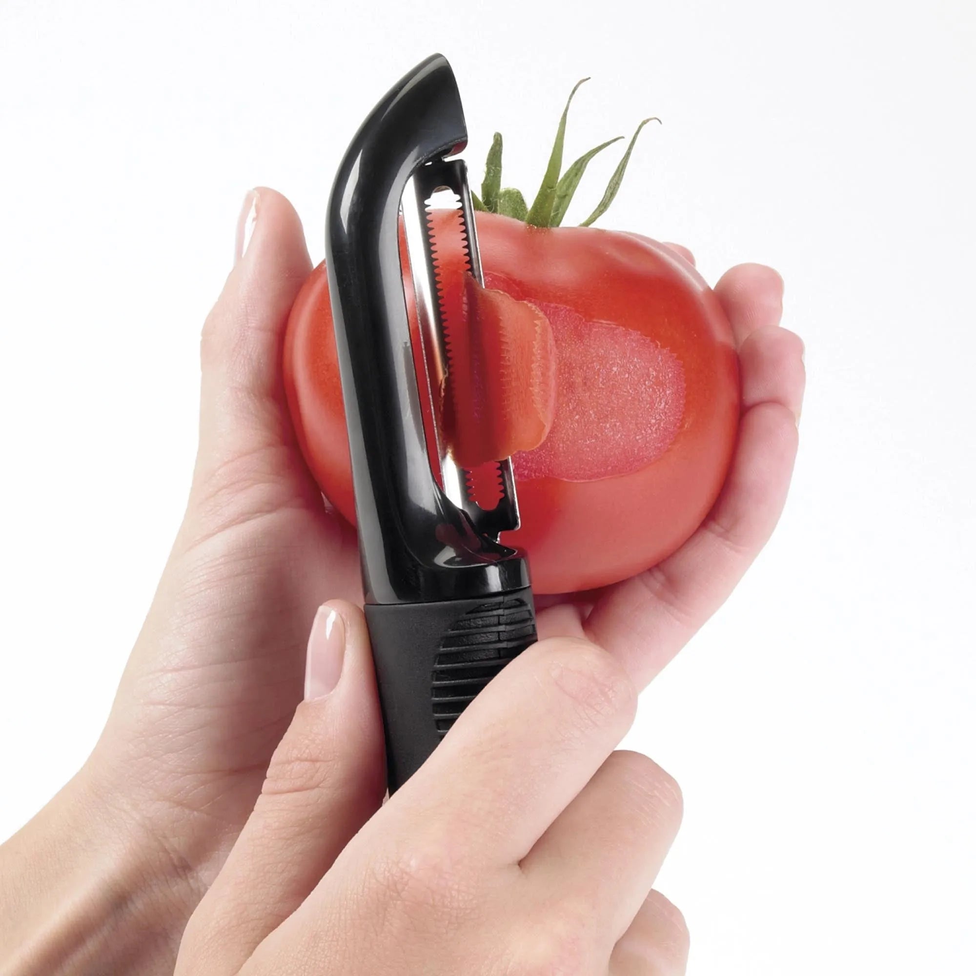 OXO gezackter Schäler: Ideal für schnelles und präzises Schälen.