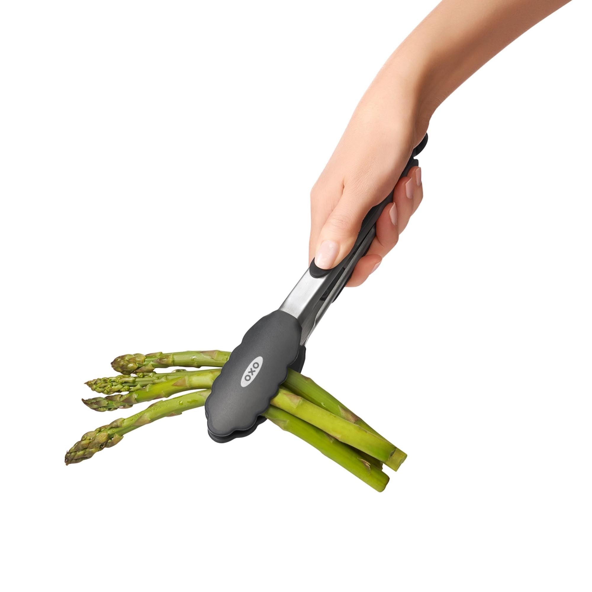 Entdecken Sie die OXO Zange mit Silikonköpfen (23 cm) – hitzebeständig, ergonomisch und spülmaschinenfest. Ideal für vielseitige Küchenanwendungen!
