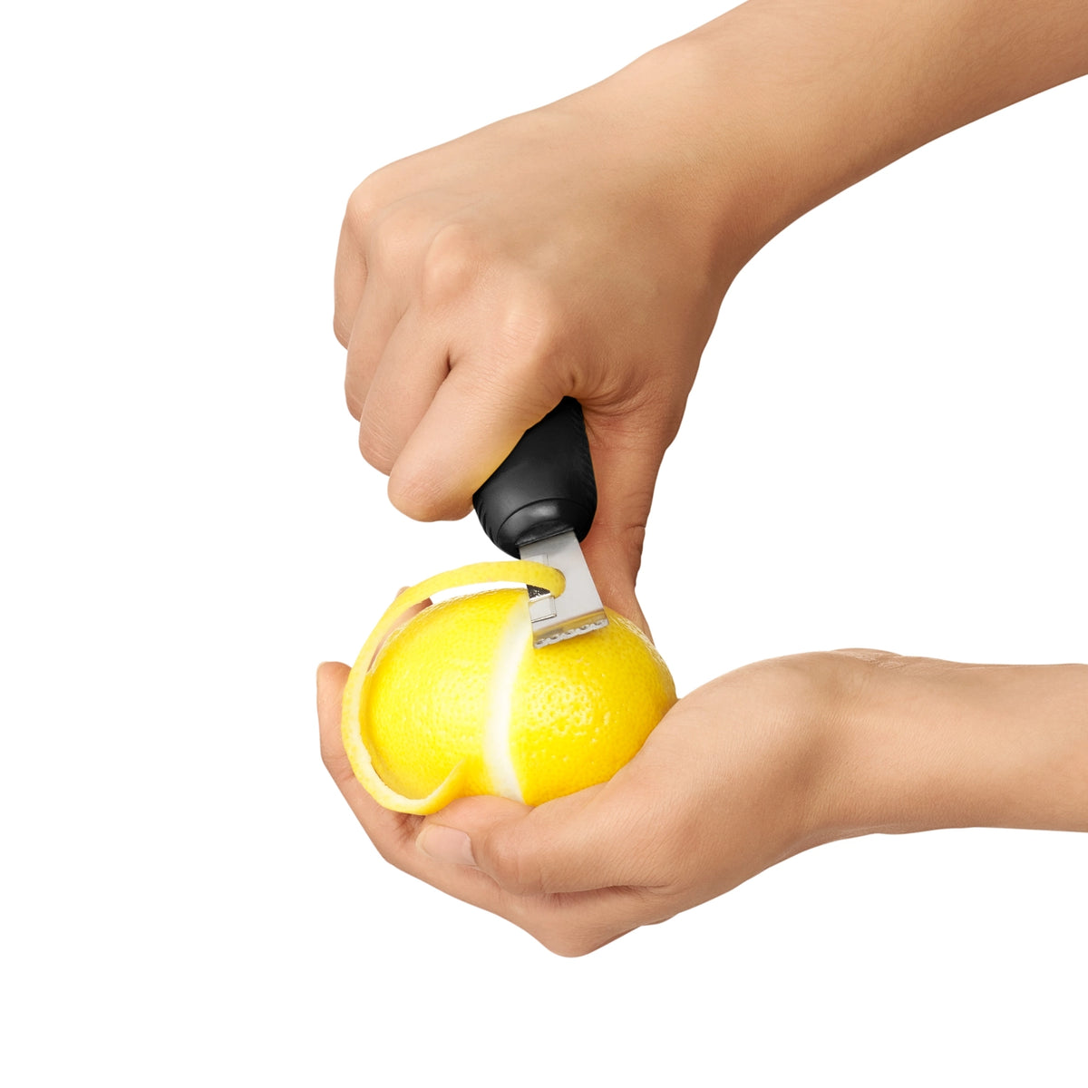 Good Grips Schäler für Zester in Schwarz präsentiert im Onlineshop von KAQTU Design AG. Küchenhelfer ist von OXO