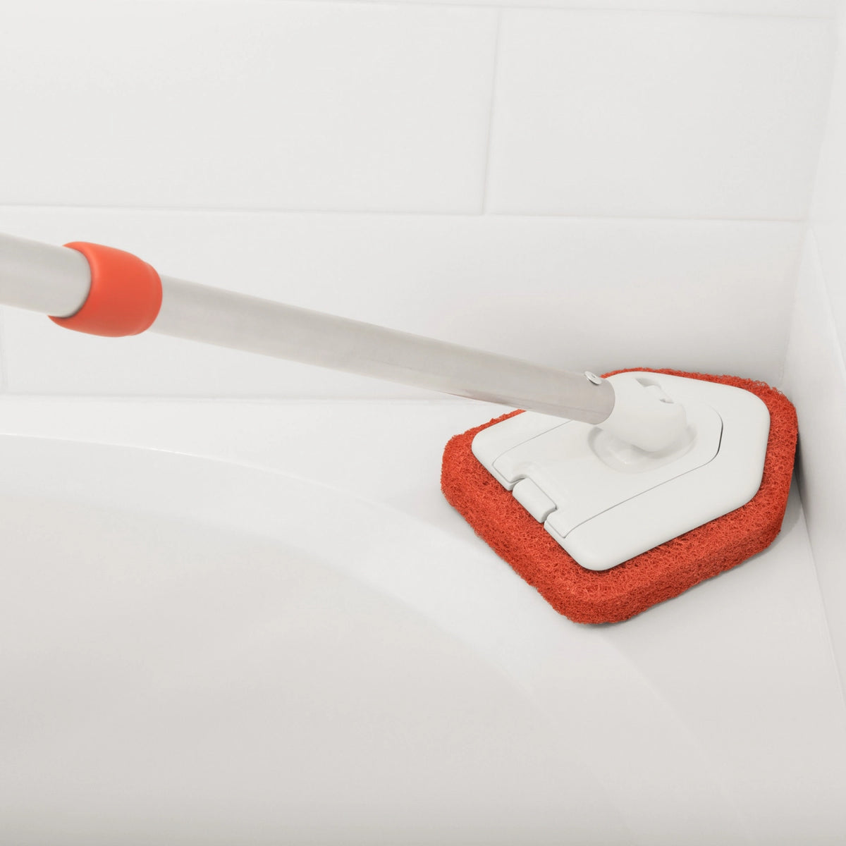 Verstellbarer Schrubber in Rot präsentiert im Onlineshop von KAQTU Design AG. Haushaltshilfen ist von OXO
