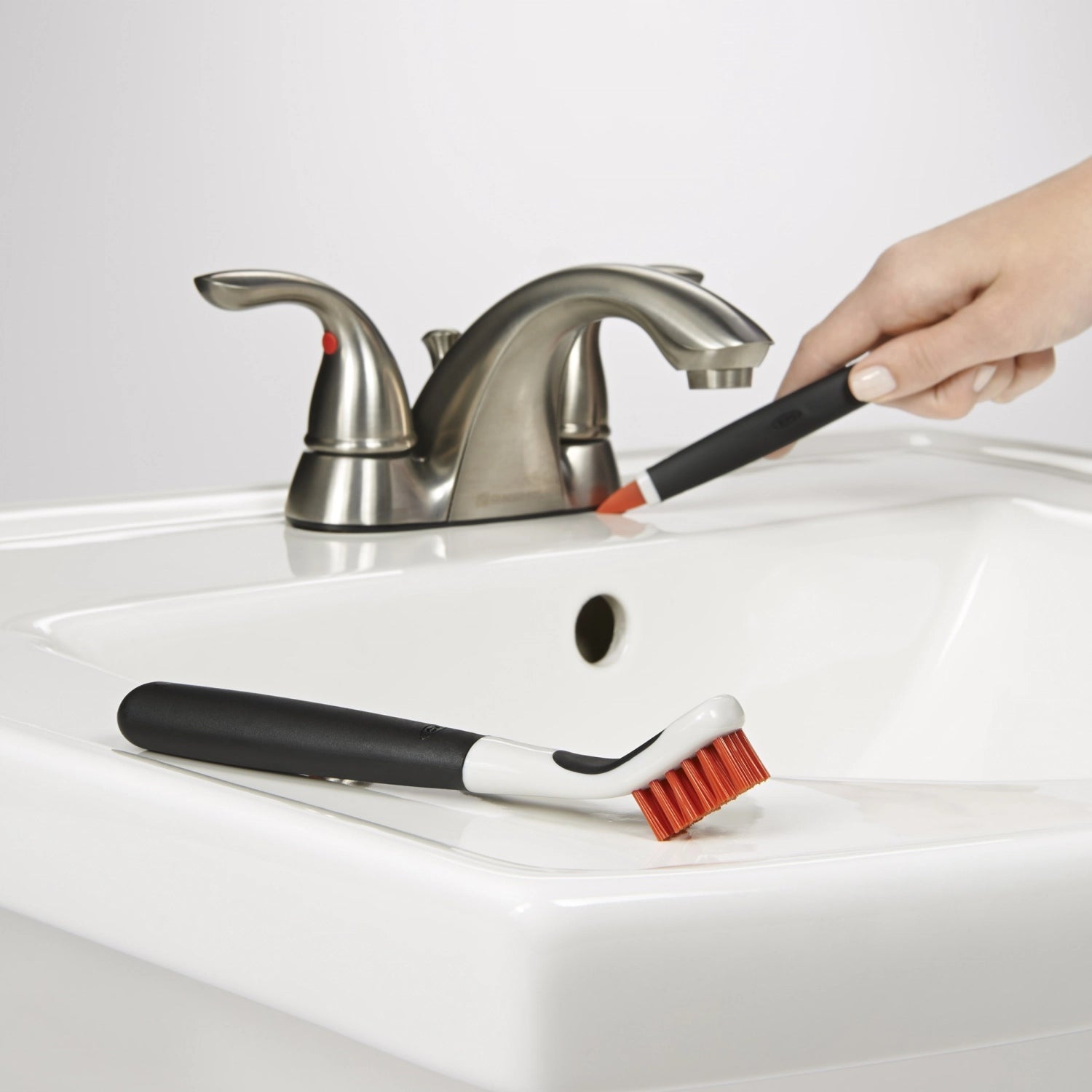 2 -Person Cleaning Brush