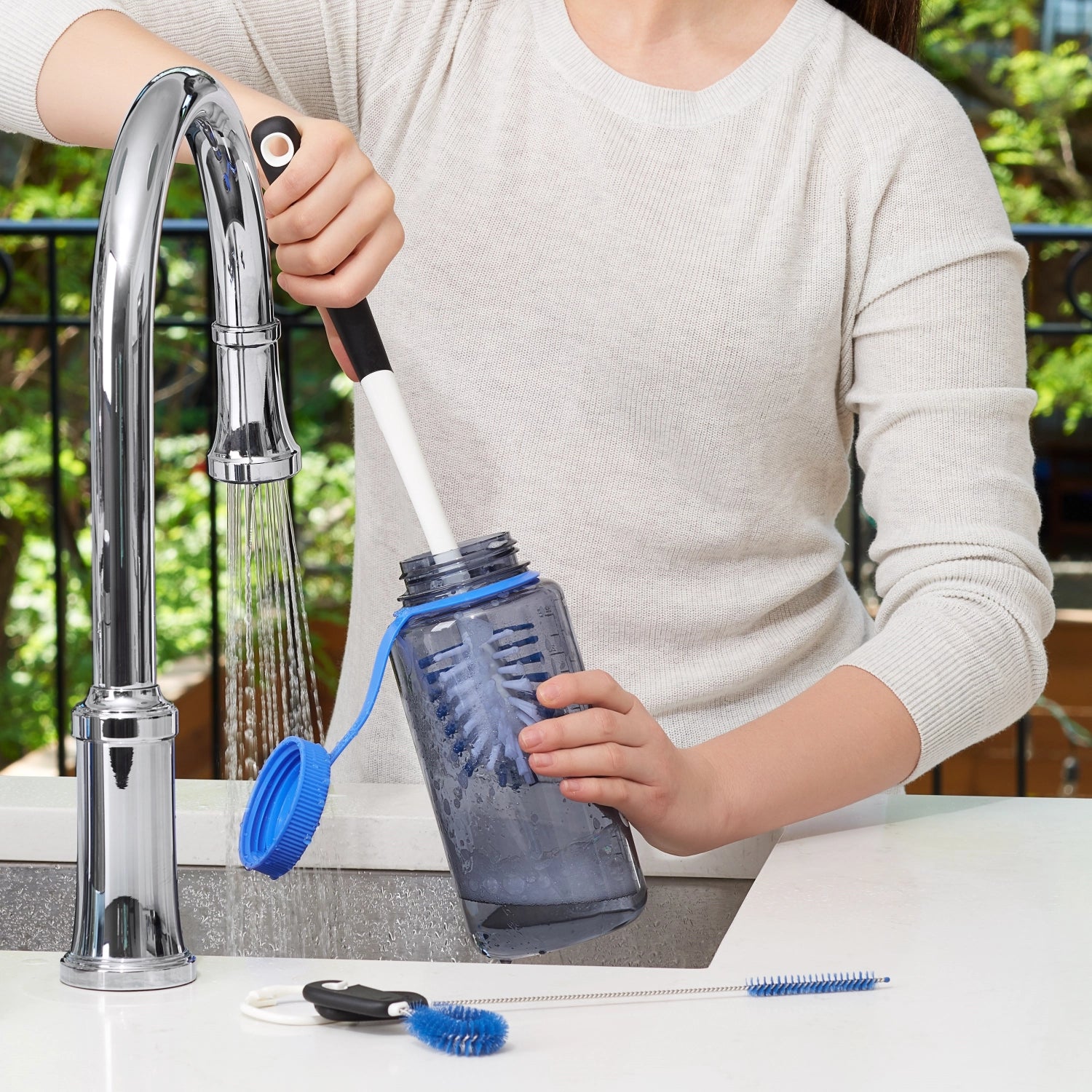 3 °. Set di pulizia per bottiglie sportive idriche