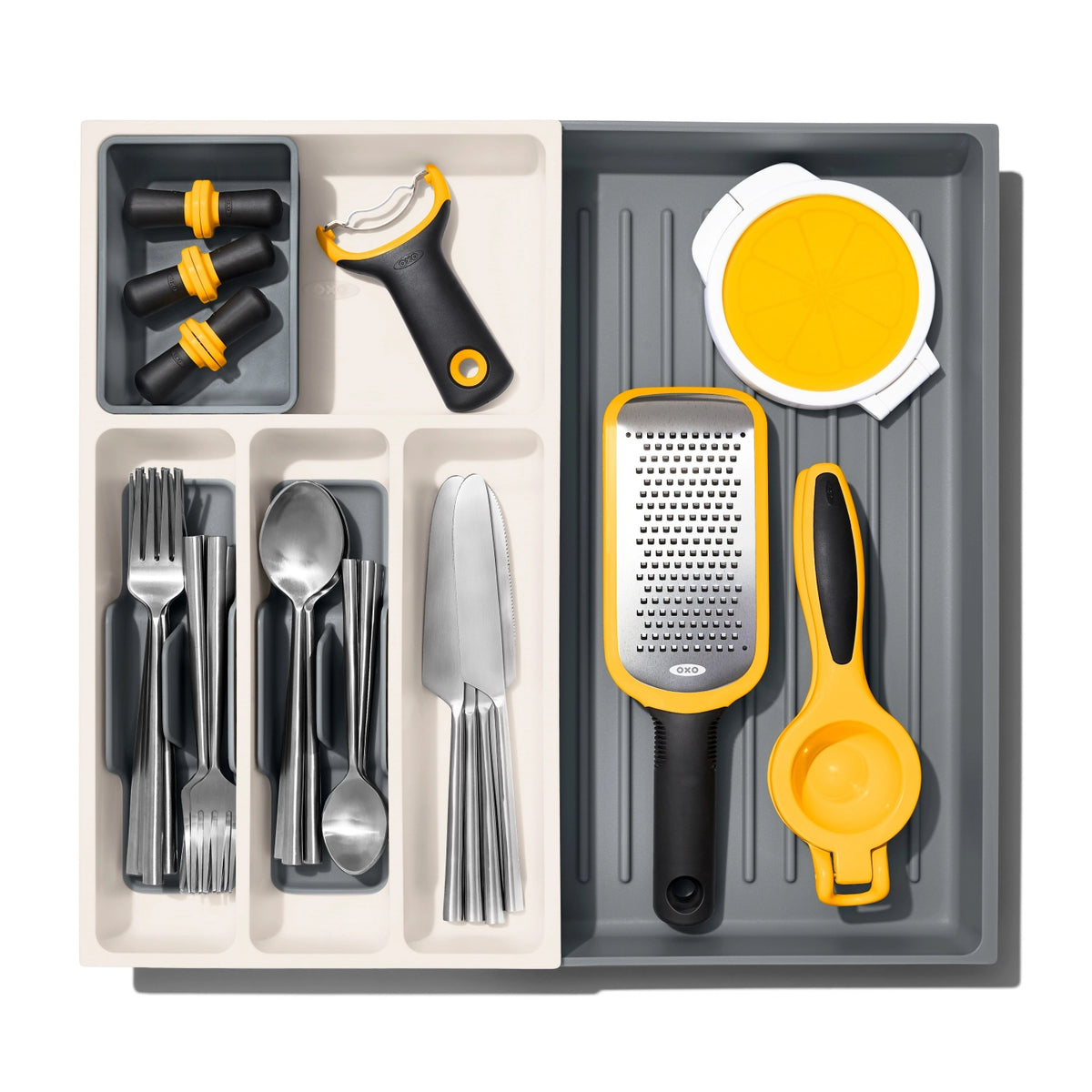 OXO Good Grips Schubladeneinlage erweiterbar in Grau präsentiert im Onlineshop von KAQTU Design AG. Aufbewahrungsbehälter ist von OXO