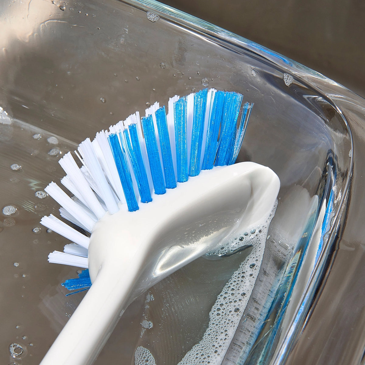Geschirrbürste 27.9 cm in Blau präsentiert im Onlineshop von KAQTU Design AG. Abwasch ist von OXO