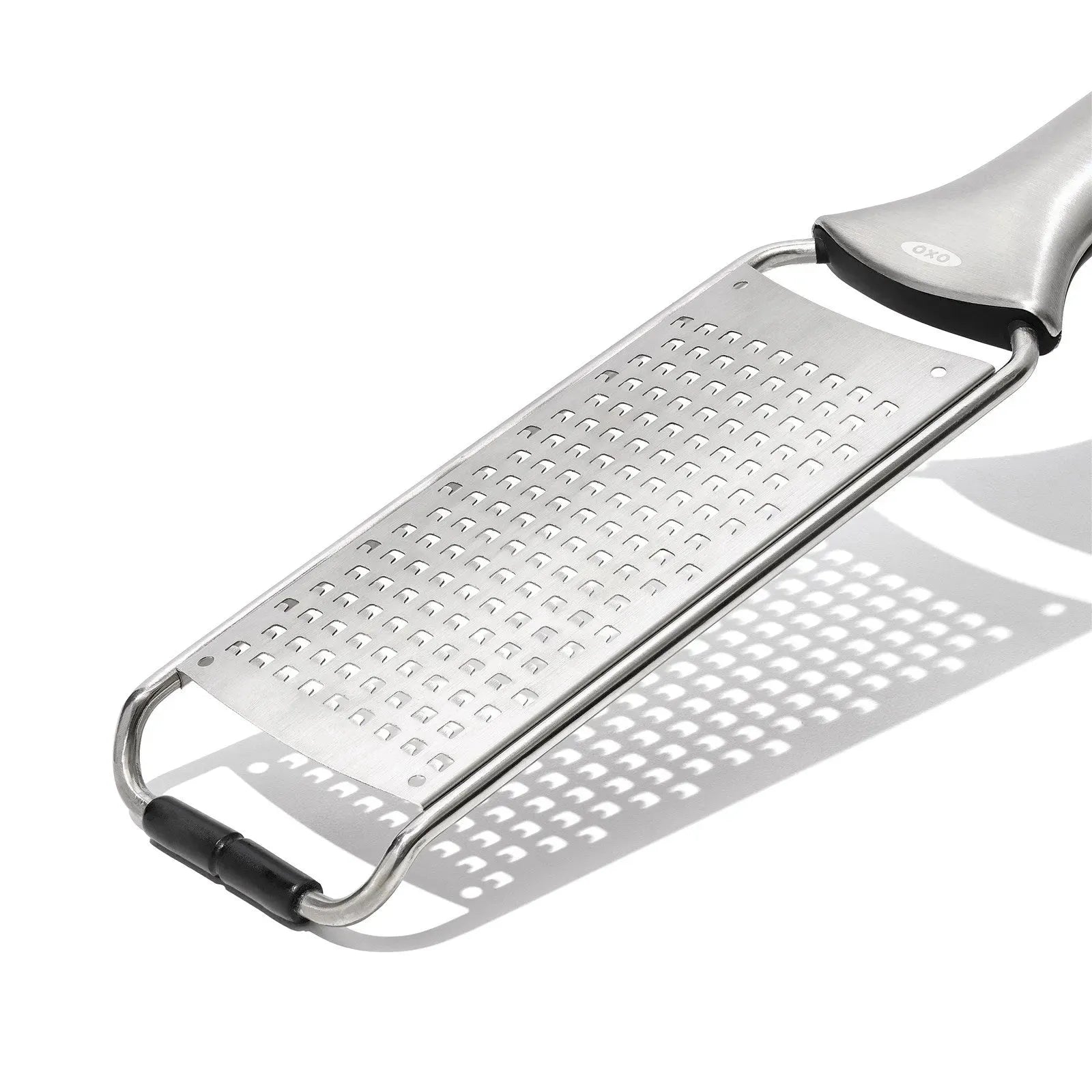 OXO 29cm Reibe: Präzise geätzte Klinge für vielseitiges Reiben.
