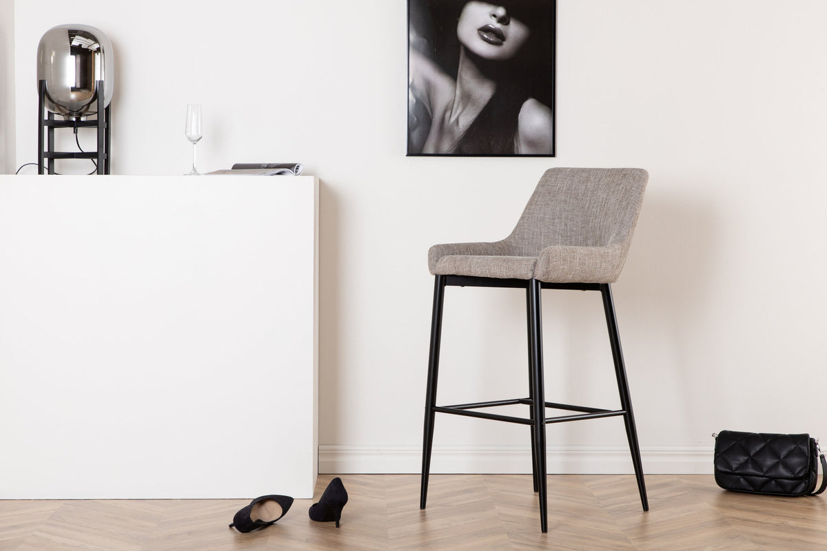 Plaza Barstuhl in Beige präsentiert im Onlineshop von KAQTU Design AG. Barstuhl ist von Venture Home