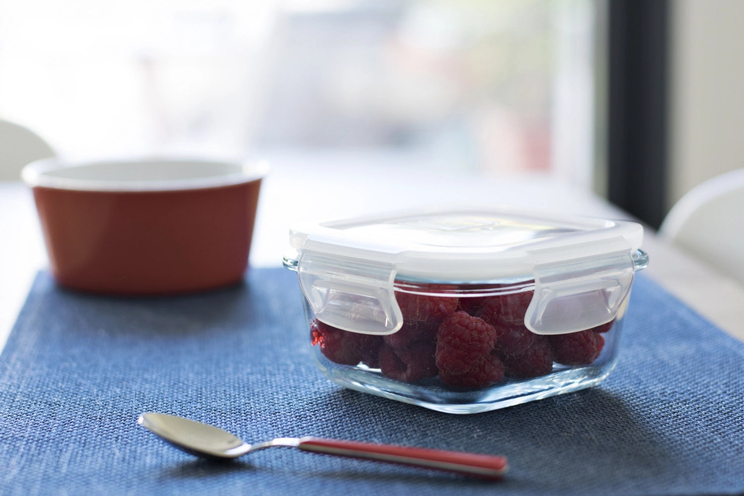 <tc>Pebbly</tc> Glass storage jar with valve, square 32cl