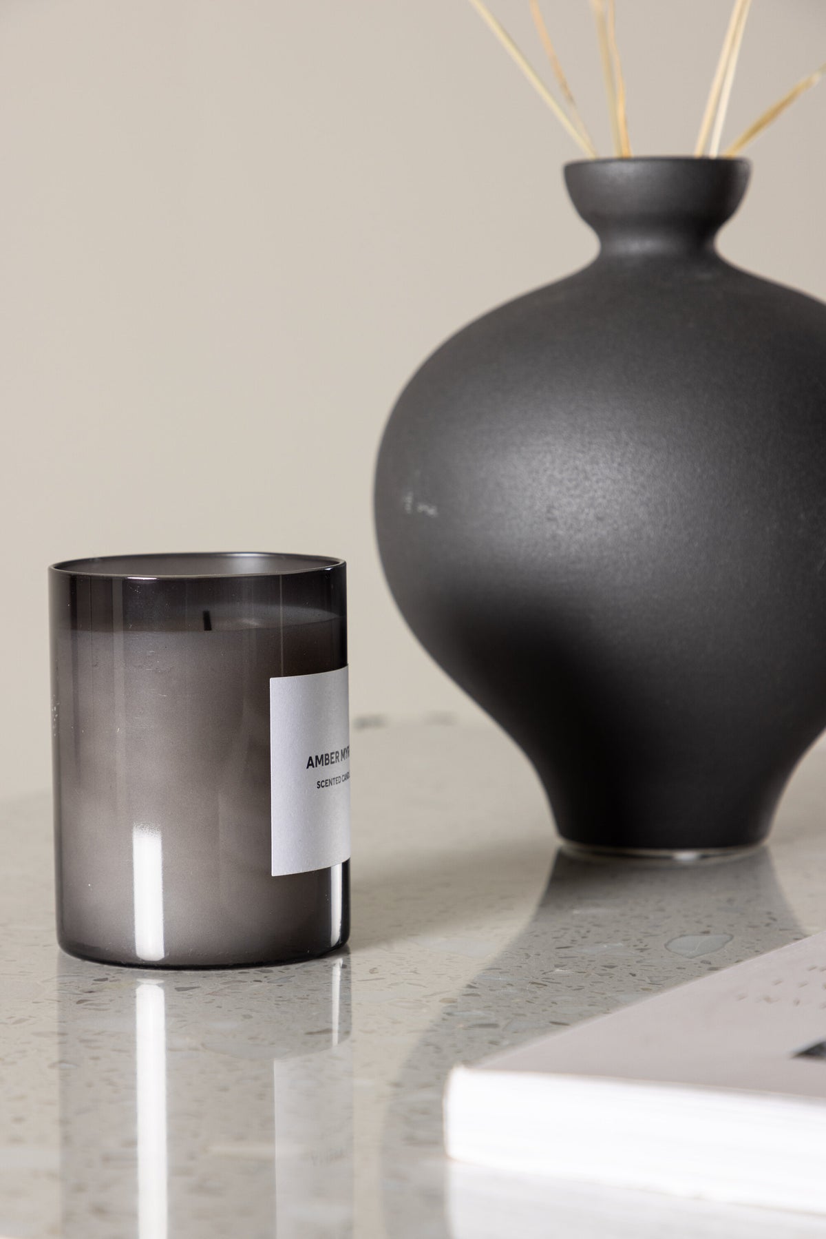 Razzia Coffee Tisch in Weiss präsentiert im Onlineshop von KAQTU Design AG. Beistelltisch ist von Venture Home