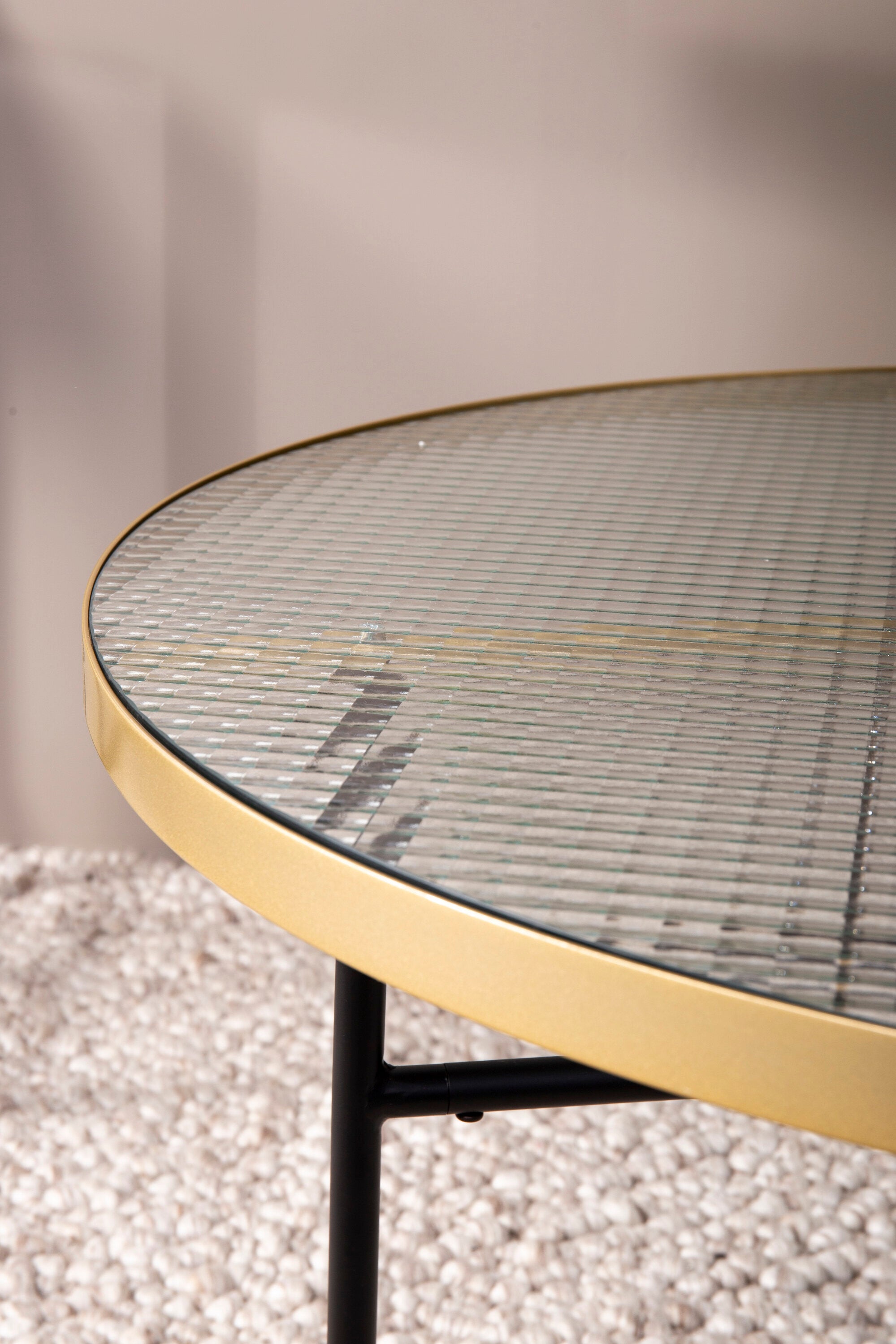 Bubbles Beistelltisch in Gold präsentiert im Onlineshop von KAQTU Design AG. Beistelltisch ist von Venture Home