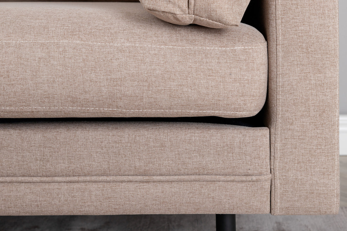 Boom Sofa in Braun/Schwarz präsentiert im Onlineshop von KAQTU Design AG. 3er Sofa ist von Venture Home