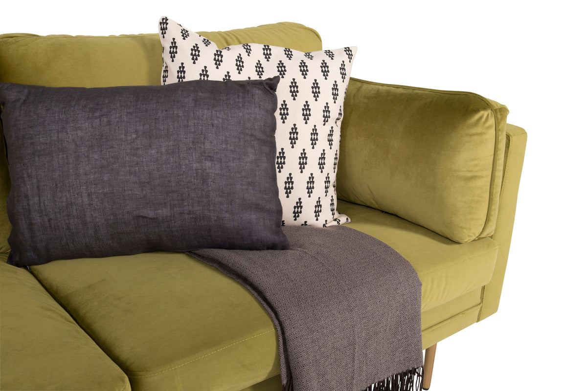 Boom Sofa in Grün präsentiert im Onlineshop von KAQTU Design AG. 3er Sofa ist von Venture Home
