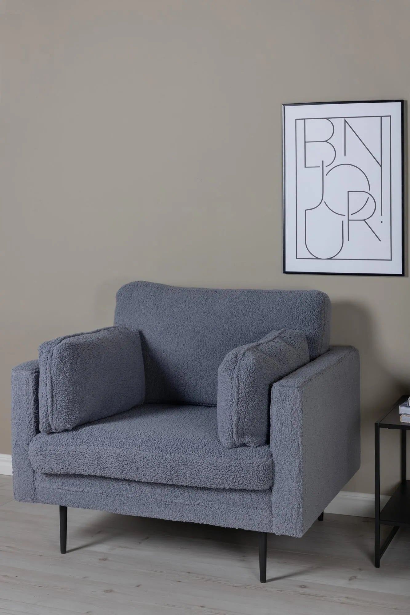 Boom Sessel von Venture Home: Eleganz und Entspannung vereint.