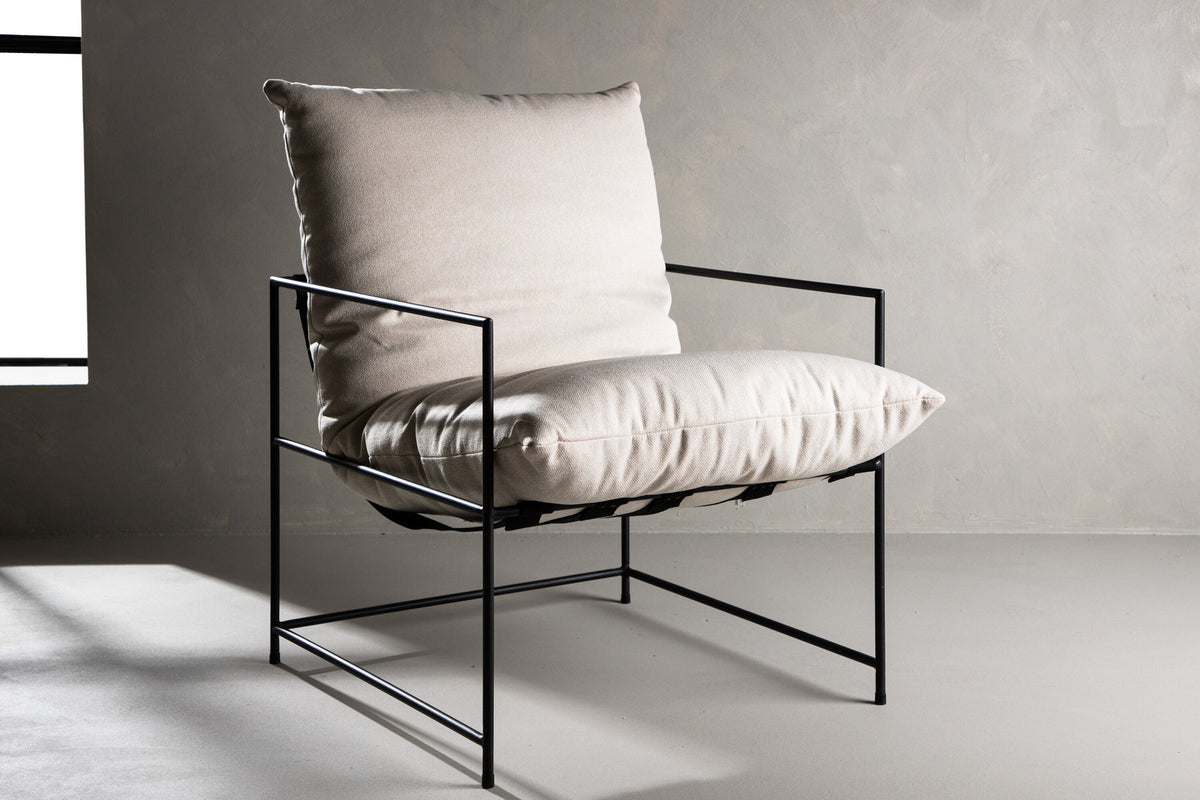 Sedalia Sessel in Weiss präsentiert im Onlineshop von KAQTU Design AG. Sessel mit Armlehnen ist von Venture Home
