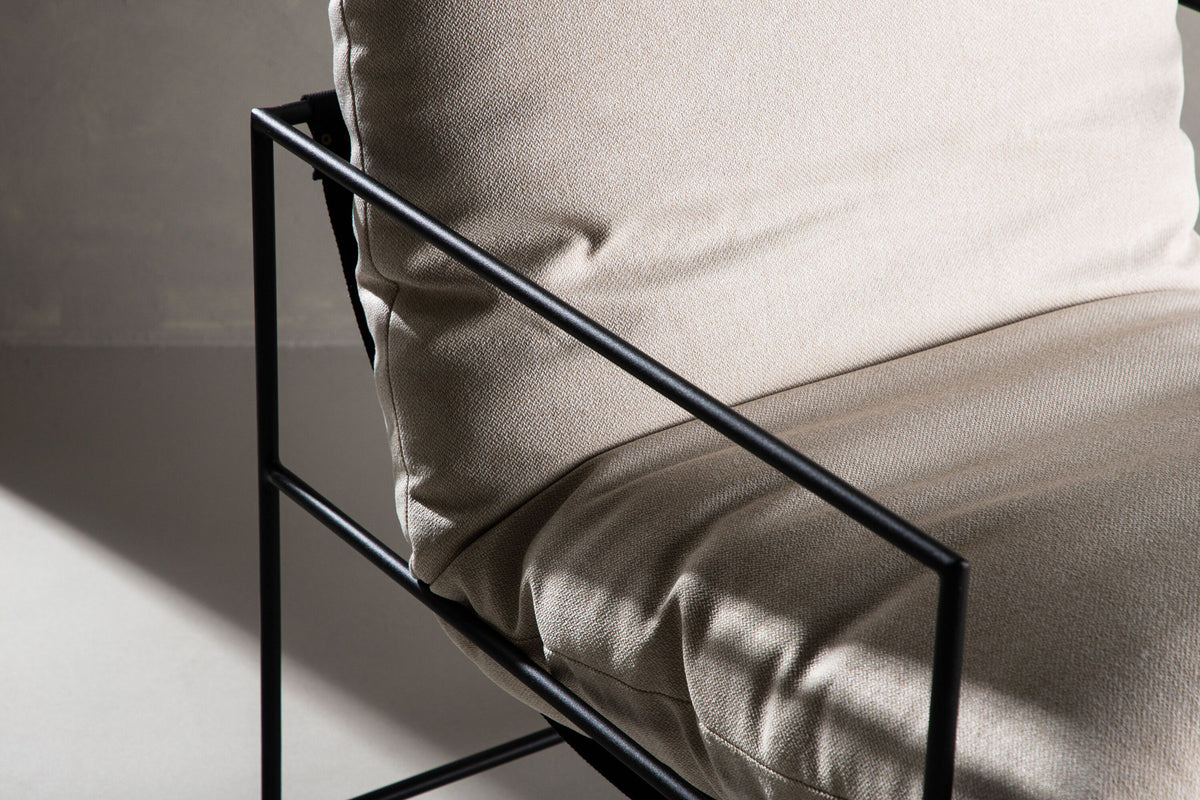Sedalia Sessel in Weiss präsentiert im Onlineshop von KAQTU Design AG. Sessel mit Armlehnen ist von Venture Home