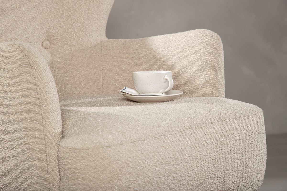 Lincoln Sessel in Beige präsentiert im Onlineshop von KAQTU Design AG. Sessel mit Armlehnen ist von Venture Home