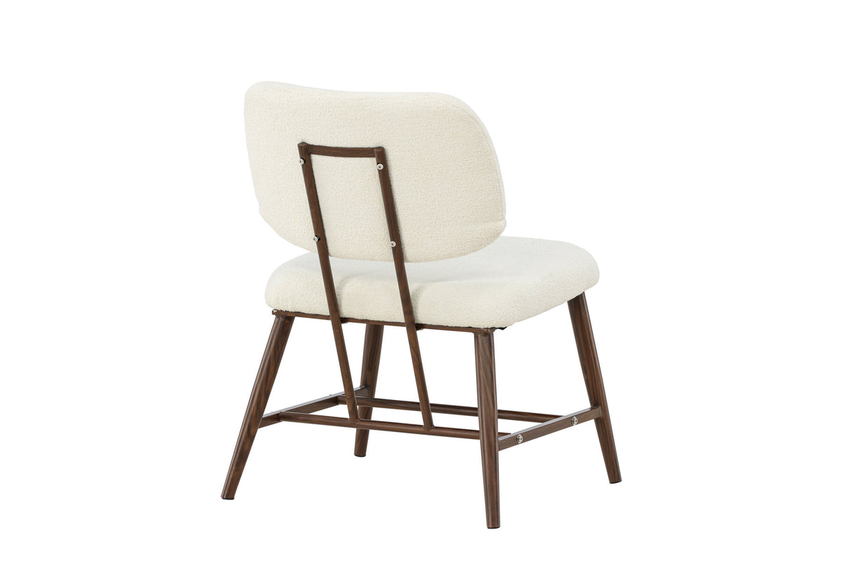 Midland Sessel in Weiss präsentiert im Onlineshop von KAQTU Design AG. Sessel ist von Venture Home