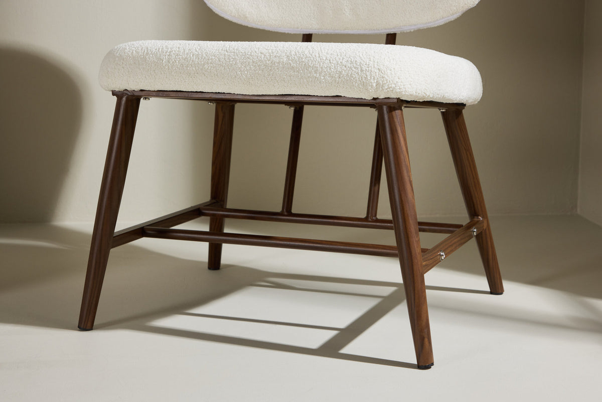 Midland Sessel in Weiss präsentiert im Onlineshop von KAQTU Design AG. Sessel ist von Venture Home