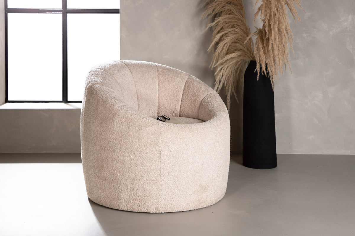 Warren Sessel in Beige präsentiert im Onlineshop von KAQTU Design AG. Sessel mit Armlehnen ist von Venture Home
