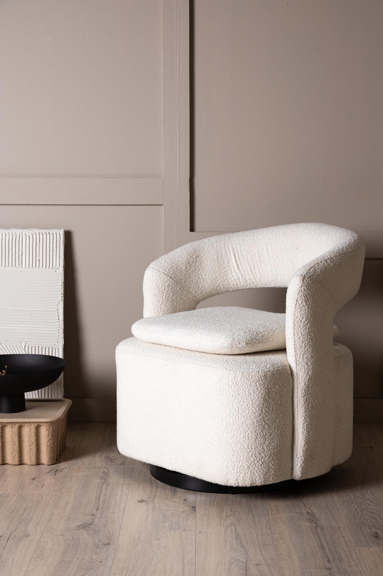 Laurel Sessel von Venture Home: Eleganz und Komfort vereint in einem Design-Statement für Ihr Zuhause.