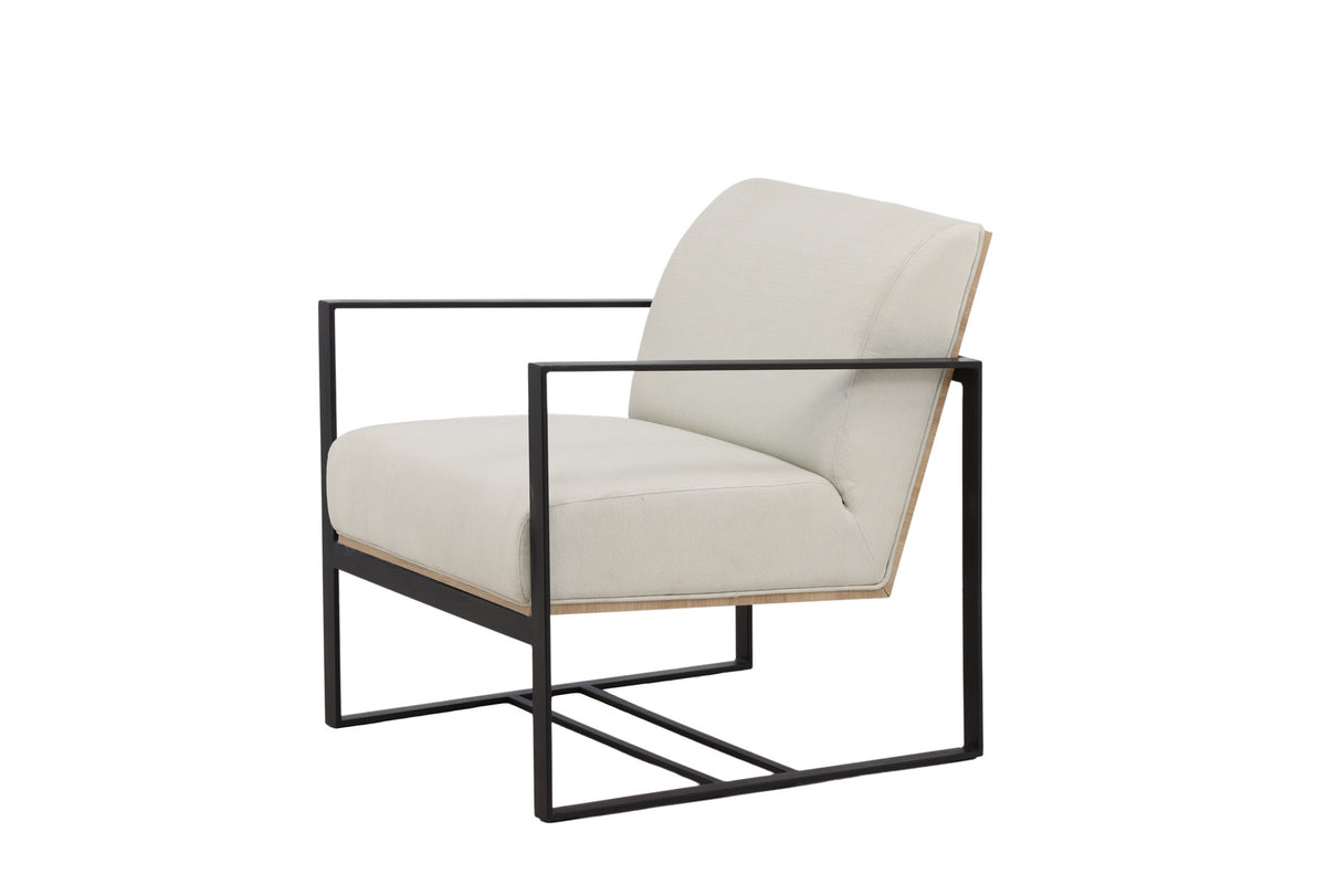 Kansas Sessel in Cremefarben präsentiert im Onlineshop von KAQTU Design AG. Sessel mit Armlehnen ist von Venture Home