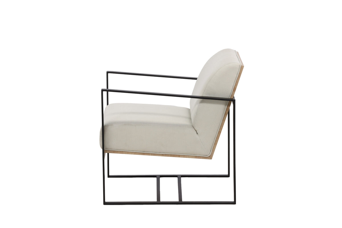 Kansas Sessel in Cremefarben präsentiert im Onlineshop von KAQTU Design AG. Sessel mit Armlehnen ist von Venture Home