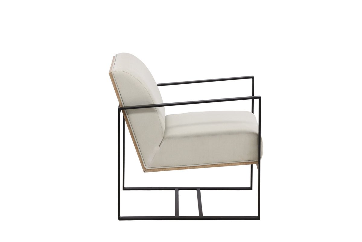 Kansas Sessel in Cremefarben präsentiert im Onlineshop von KAQTU Design AG. Sessel mit Armlehnen ist von Venture Home