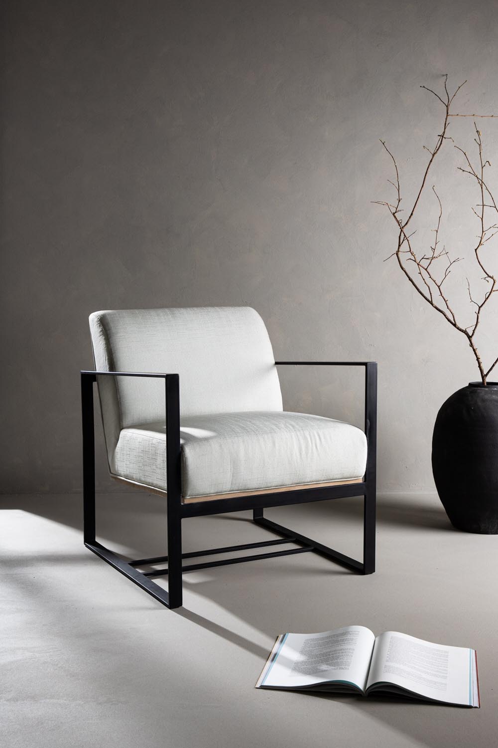 Kansas Sessel in Cremefarben präsentiert im Onlineshop von KAQTU Design AG. Sessel mit Armlehnen ist von Venture Home