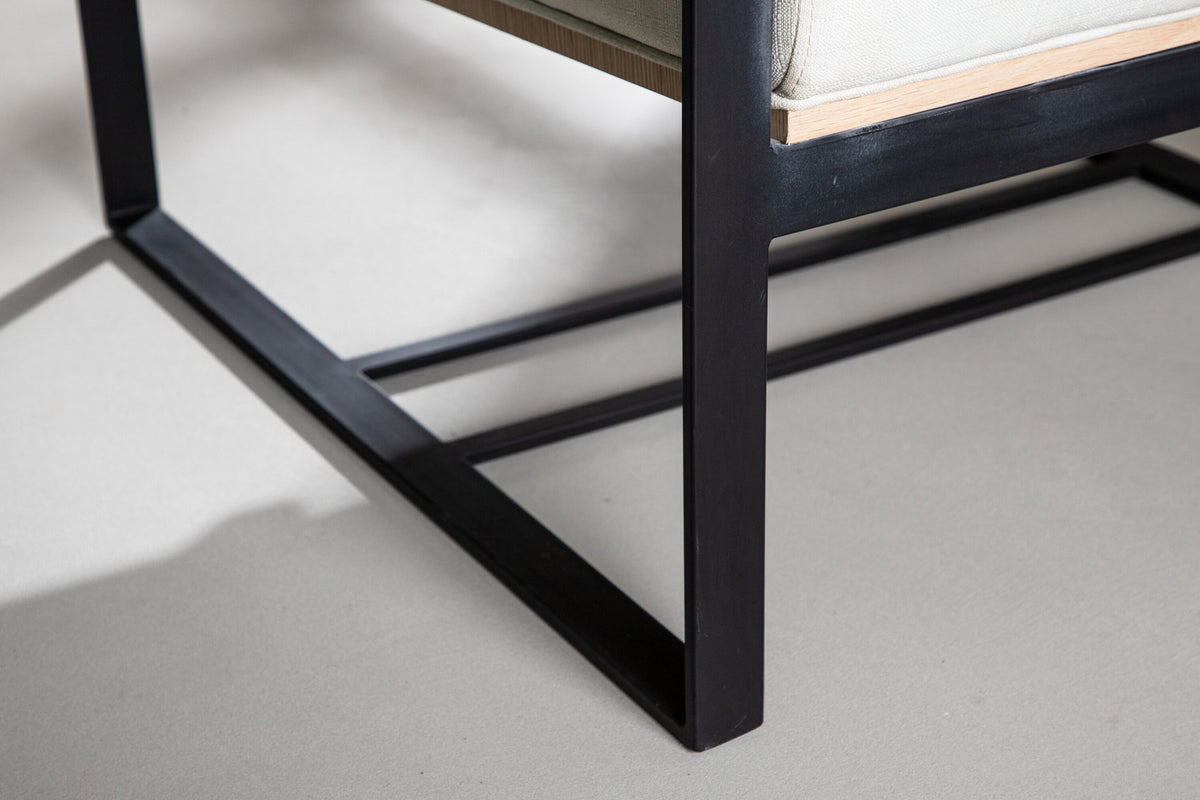 Kansas Sessel in Cremefarben präsentiert im Onlineshop von KAQTU Design AG. Sessel mit Armlehnen ist von Venture Home