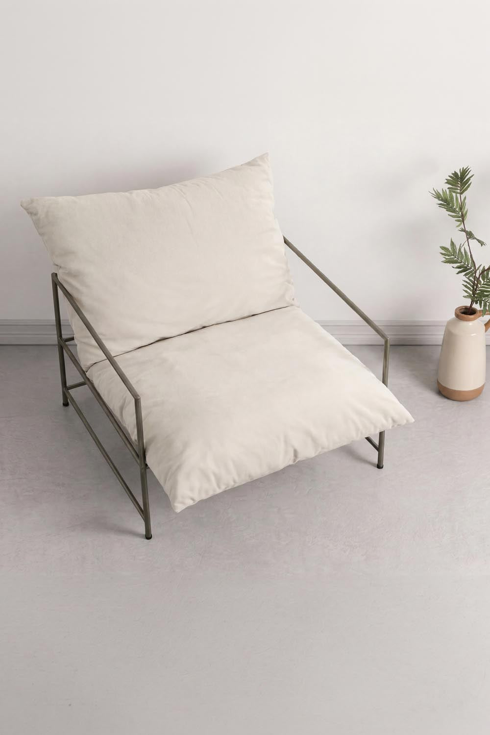 Sedalia Ohrensessel in Beige präsentiert im Onlineshop von KAQTU Design AG. Sessel mit Armlehnen ist von Venture Home