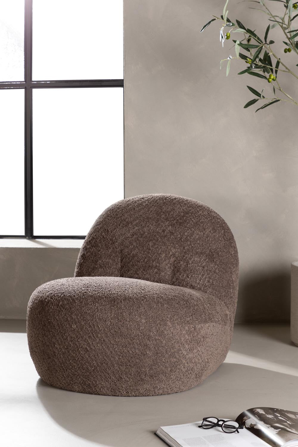 Omaha Sessel in Braun präsentiert im Onlineshop von KAQTU Design AG. Sessel ist von Venture Home