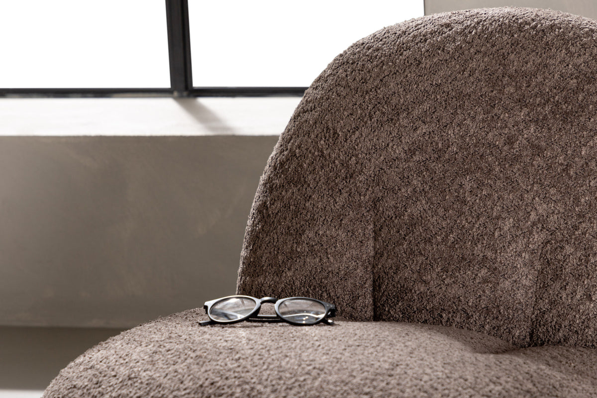 Omaha Sessel in Braun präsentiert im Onlineshop von KAQTU Design AG. Sessel ist von Venture Home